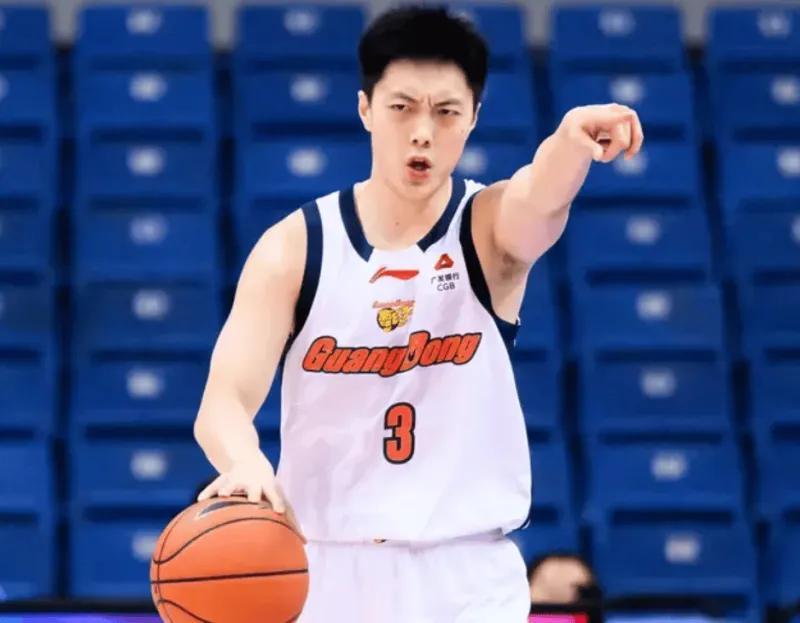 乐鱼体育-杜锋多给胡明轩一些尊重吧!末节开始搏命主导攻守,他的能力不差