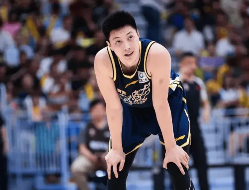 乐鱼体育-杜锋多给胡明轩一些尊重吧!末节开始搏命主导攻守,他的能力不差